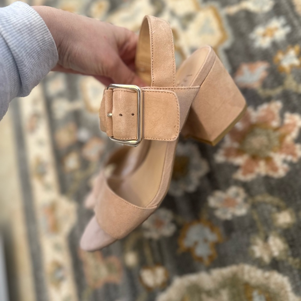 Women’s Franco sarto nude strapy chunky heels with buckles 3 in heel 6.5 dressy